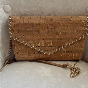 New Lilly Pulitzer Tan cork Clutch with Gold Chain